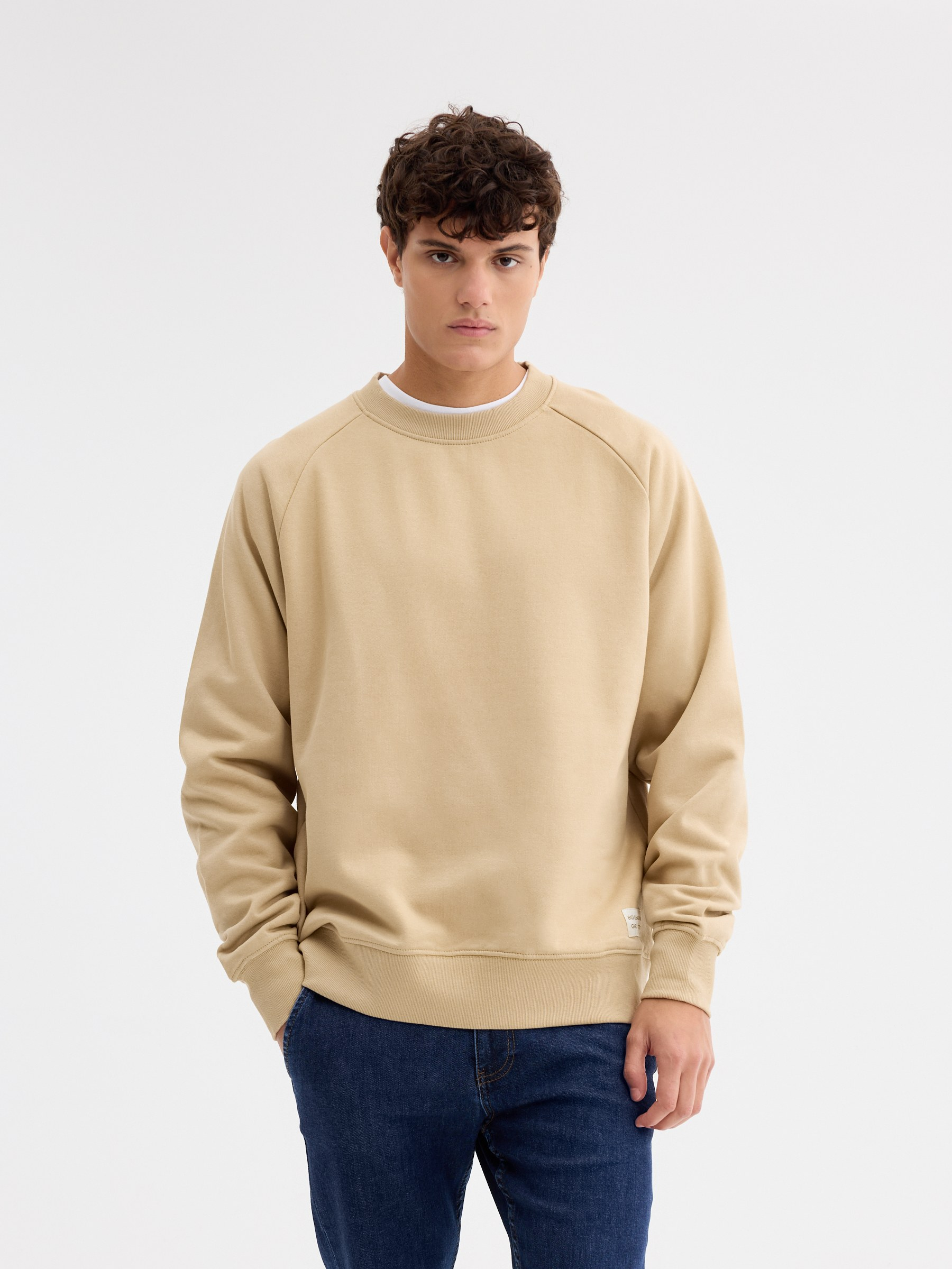 Sweatshirt de manga comprida oversize bege vista meia frontal