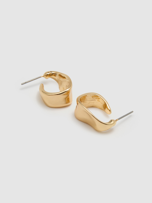 Conjunto de brincos dourados x3 dourado vista detalhe