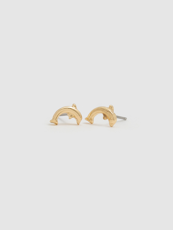 Conjunto de brincos dourados dourado vista detalhe