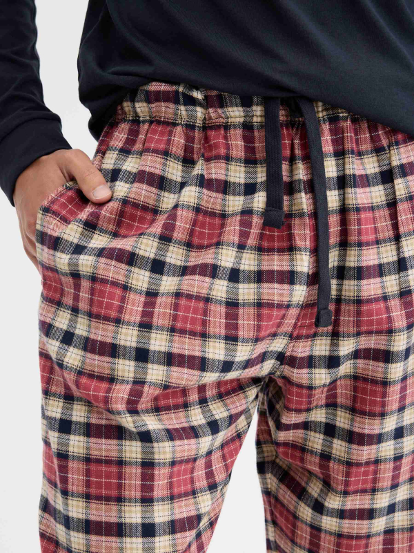 Pijama manga comprida aos quadrados azul vista detalhe