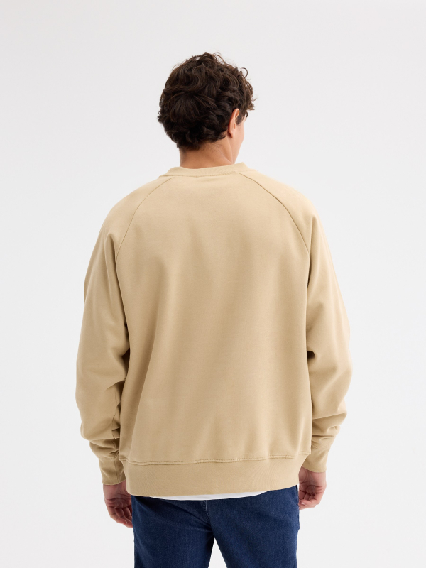 Sudadera manga larga oversize beige vista media trasera