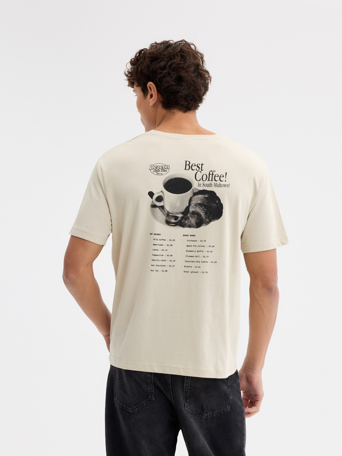 T-shirt oversize coffee crua vista meia traseira