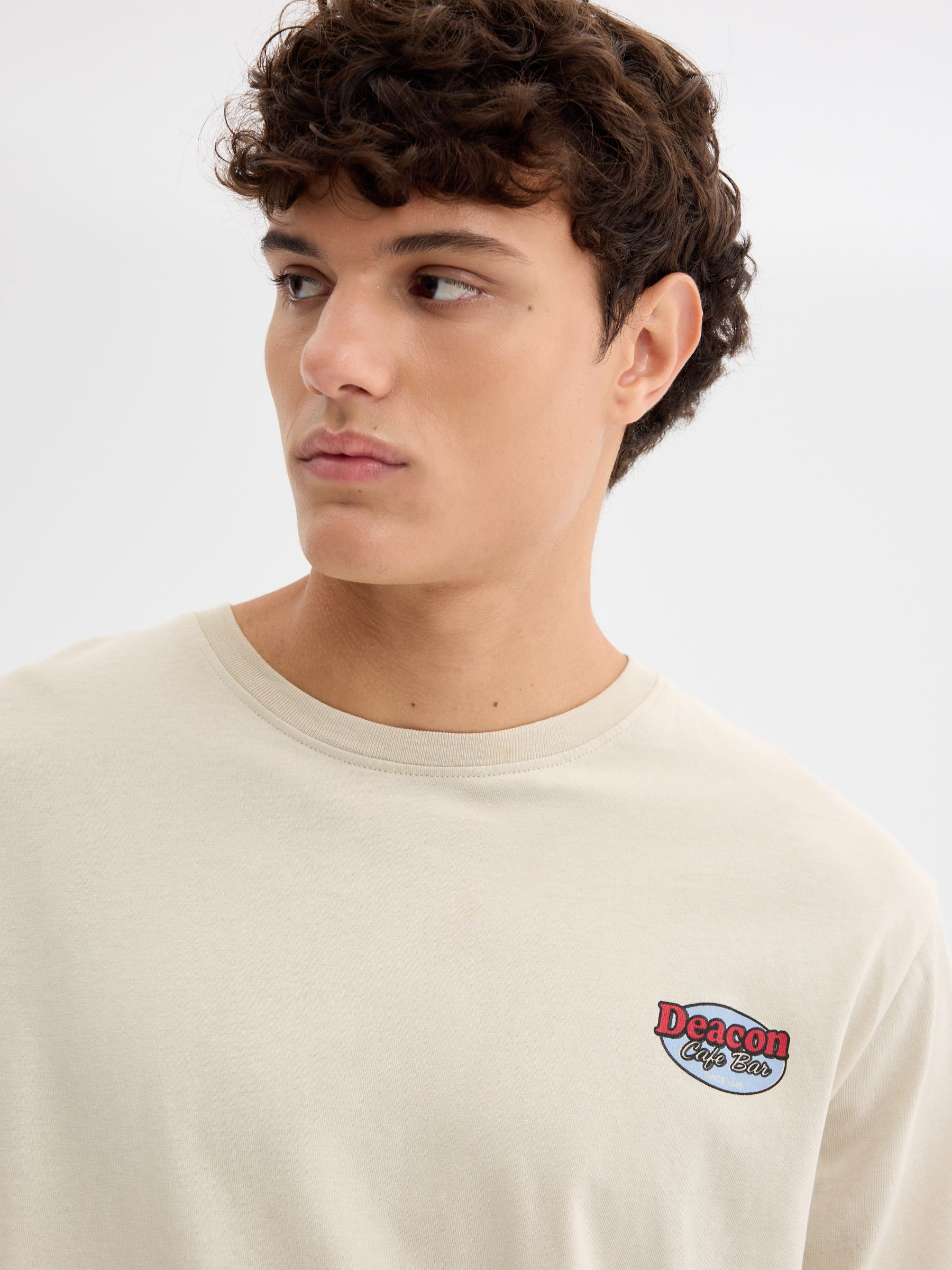 Camiseta oversize coffee crudo vista media frontal