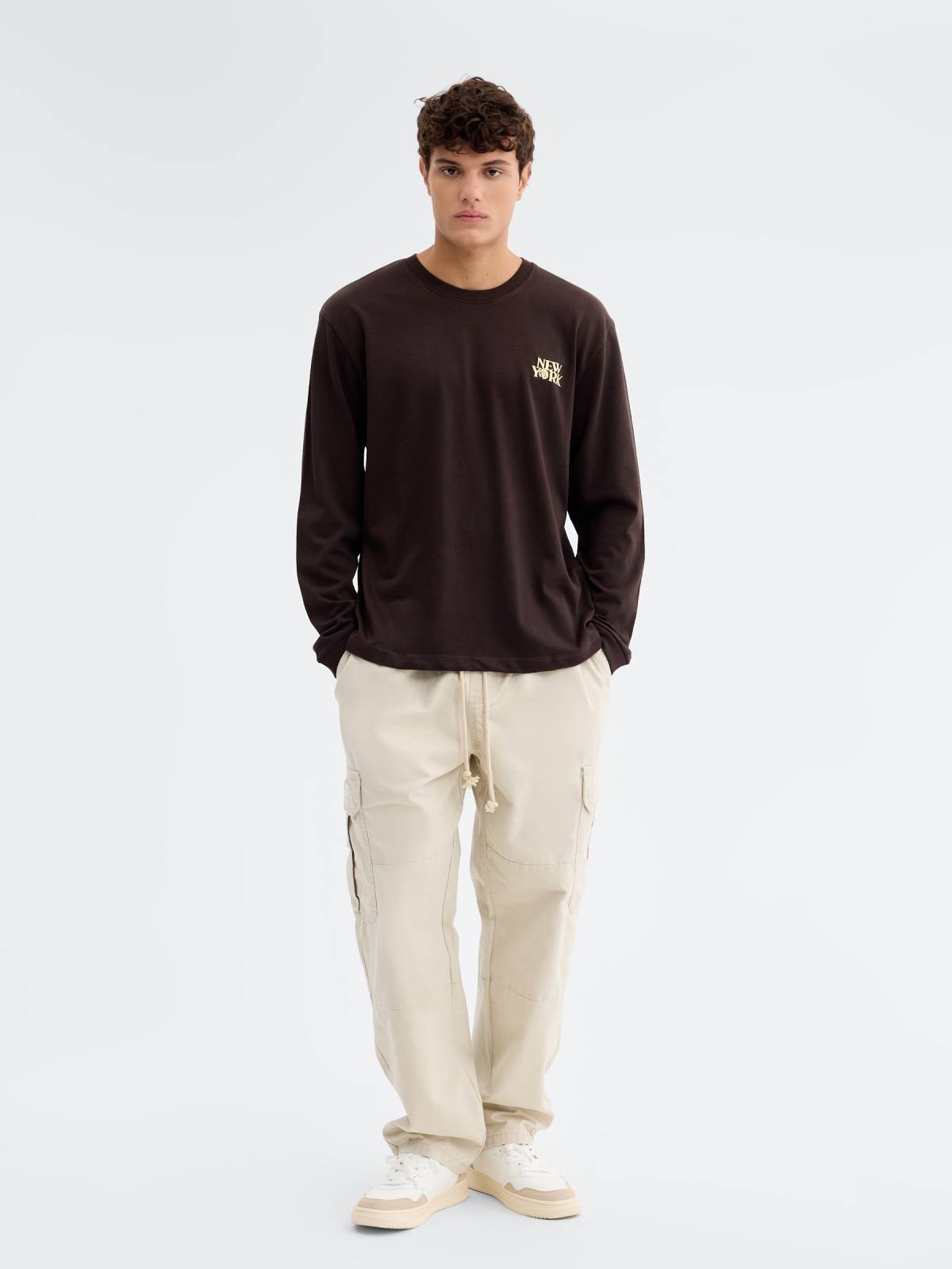 Camiseta manga comprida New York chocolate vista geral frontal