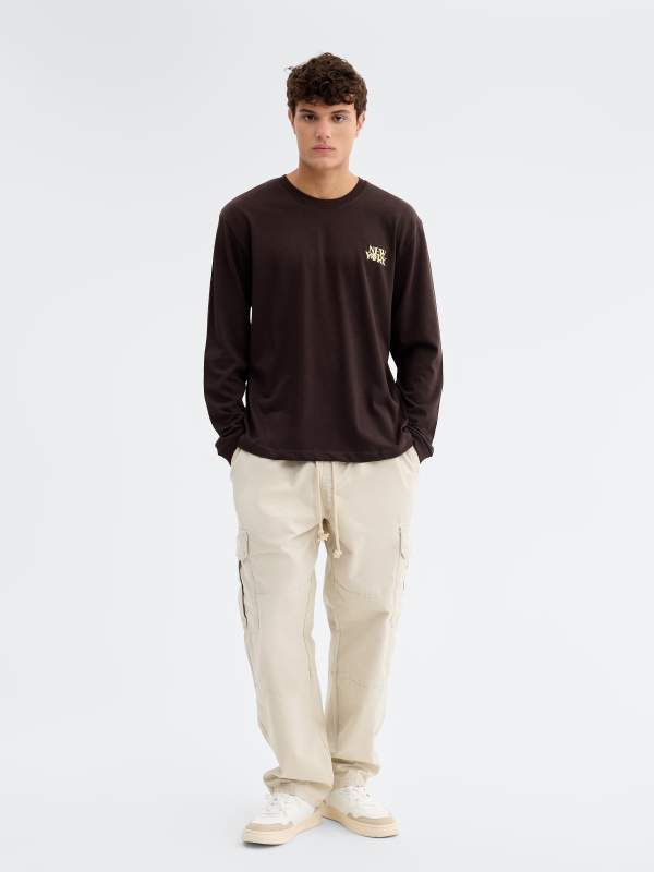 Camiseta manga comprida New York chocolate vista geral frontal