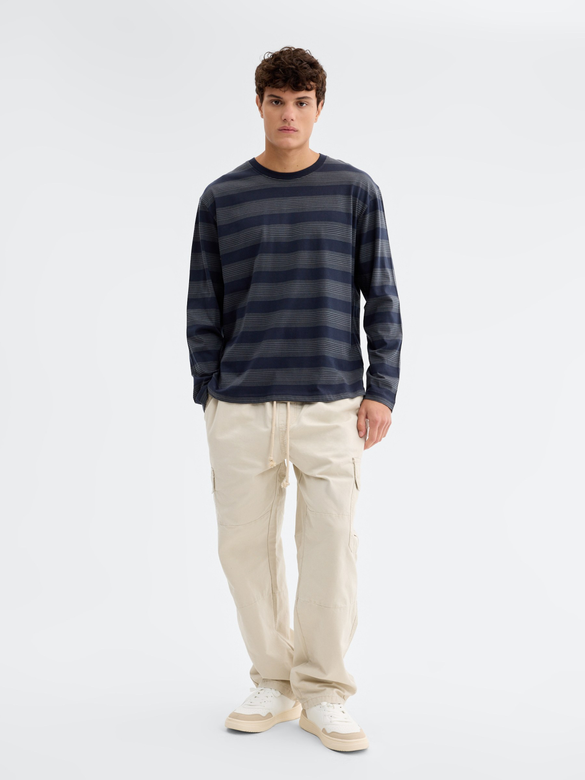 Camiseta rayas oversize azul marino vista general frontal