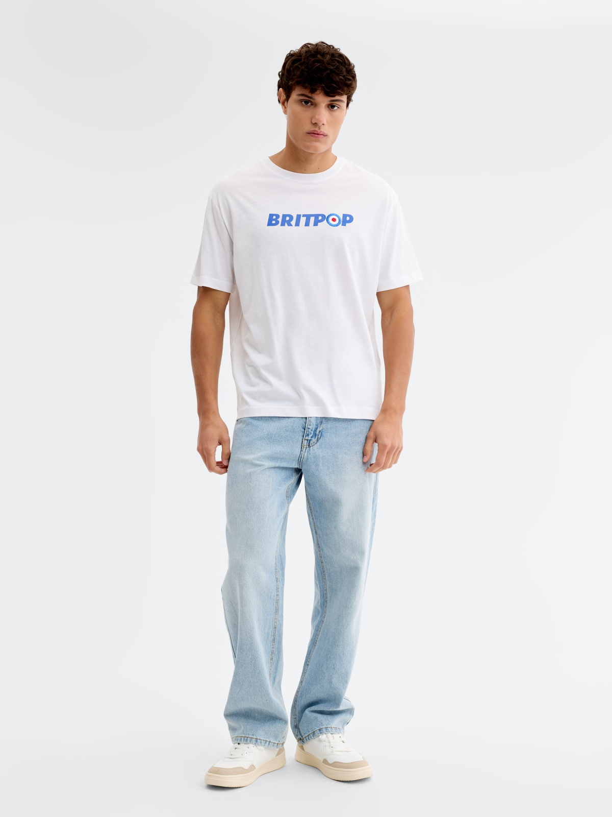 Oversize britpop t-shirt white front view