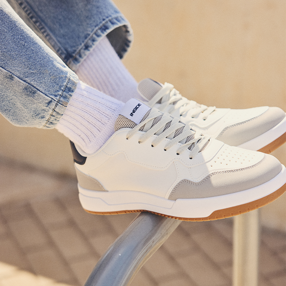Sneakers INSIDE